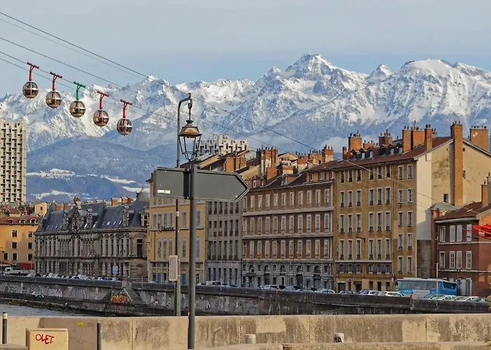 Vue Sur La Bastille Appt Calme Et Cosy Appartement