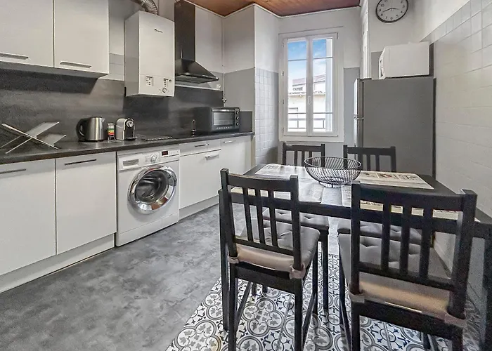 Appartement Vue Sur La Bastille Appt Calme Et Cosy